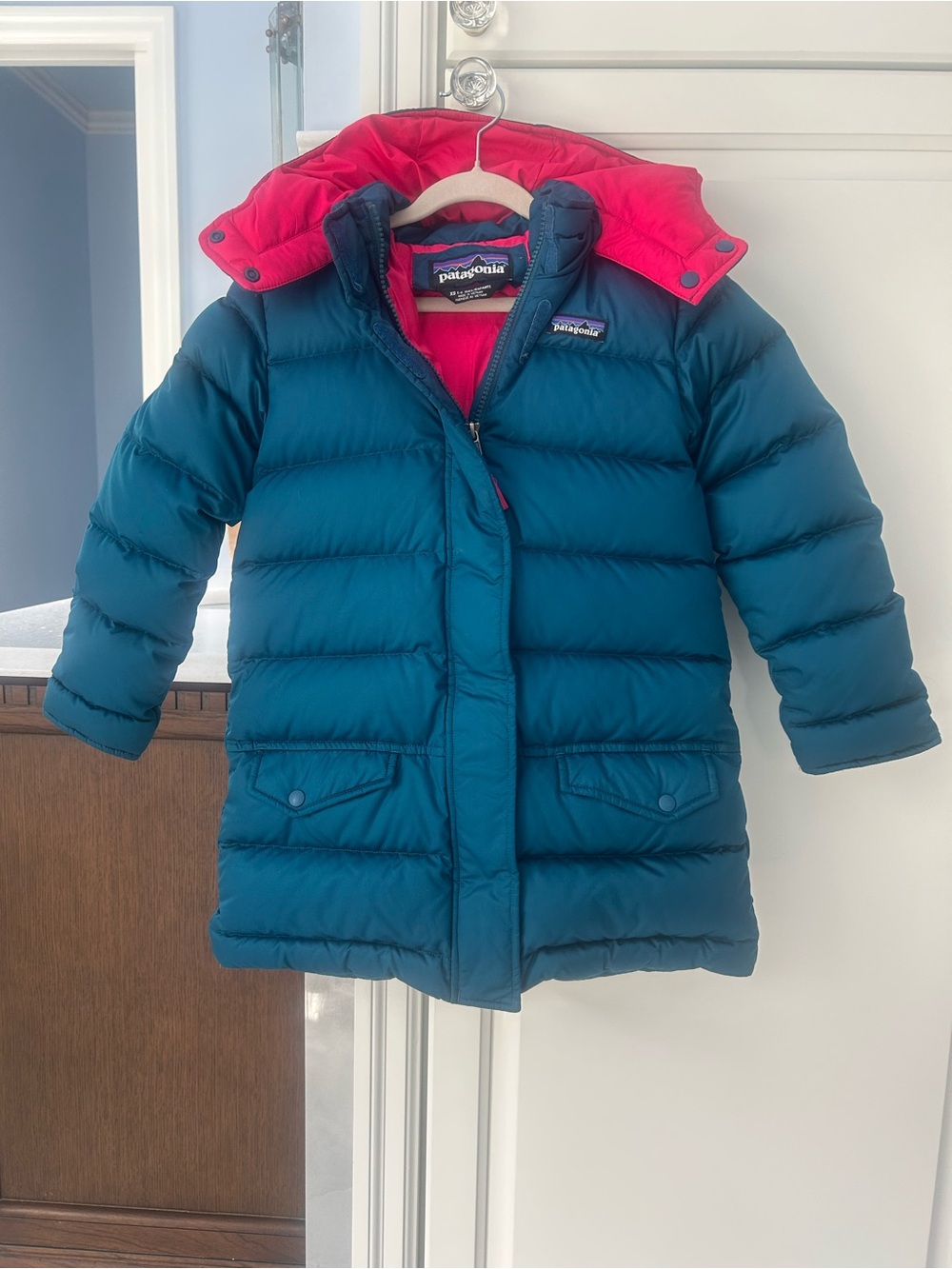 Patagonia Kids Puffer Coat in Teal with Pink Hood Lining, girls’ size 5/6 (XS)